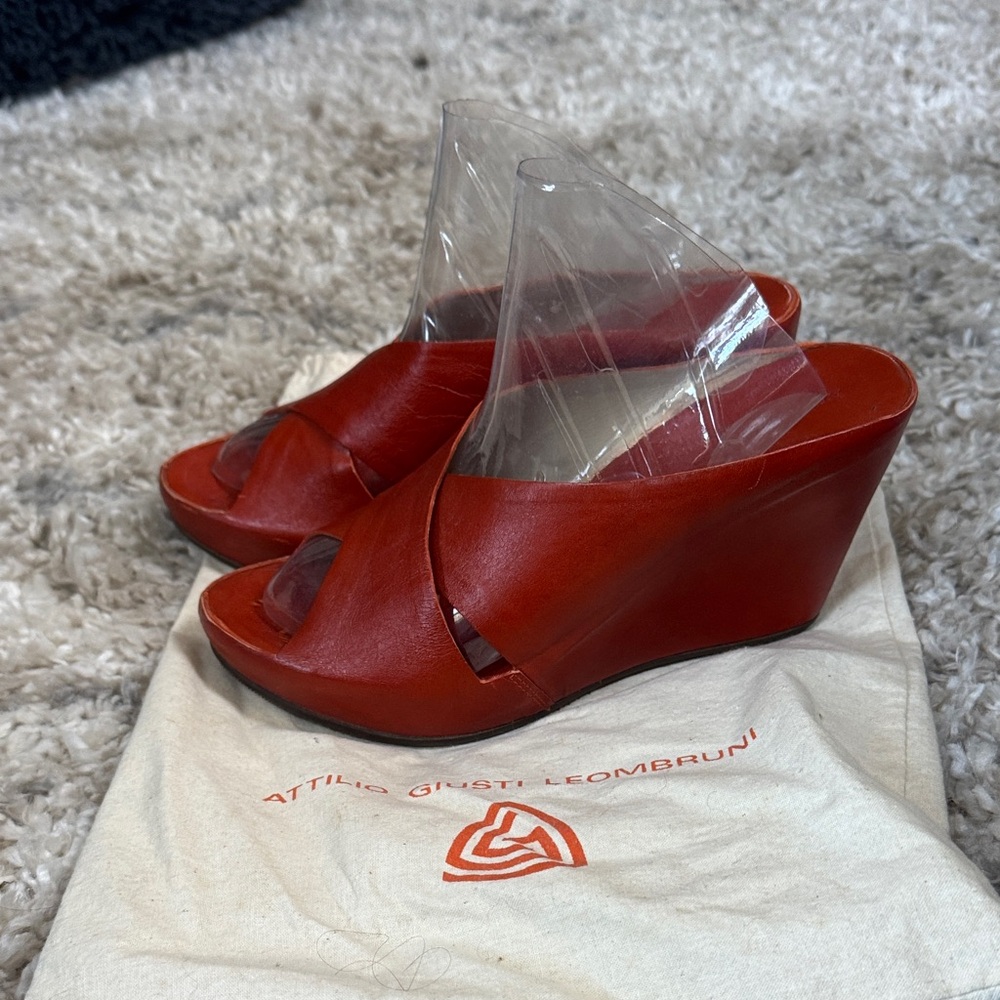 Attilio Giusti Leombruni Vibrant Red Wedges